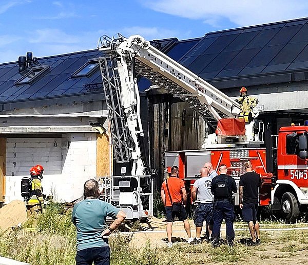 OSTRZESZÓW: Pożar domu w trakcie budowy. Straty sięgają 0,5 mln zł-41809