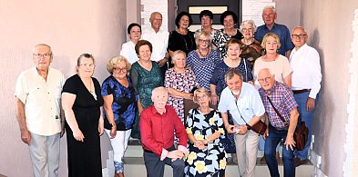 Po 60 latach od ukończenia Szkoły Podstawowej w Grabowie znów się spotkali-41837