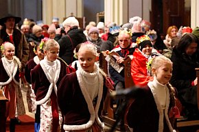 Zespół ,,Równica’’ koncertował w Mikstacie-2509