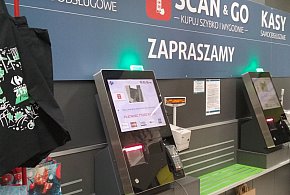 Gigant handlowy może opuścić kraj. Ma w Polsce 800 sklepów-42162