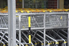 Czy 1 listopada zrobisz zakupy? Ten weekend zaskoczy wielu klientów-42623