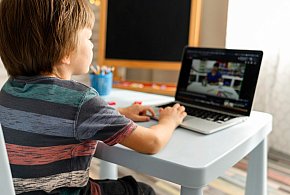 Popularni influencerzy mogą mieć kłopoty. Treści dla dzieci budzą kontrowersje-42742