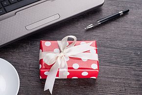 Świąteczna paczka może stać się problemem. Skarbówka patrzy z ukrycia-42920