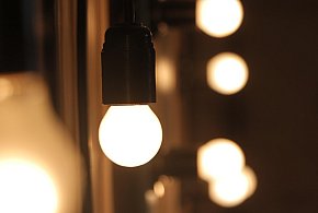 Rachunki za prąd pójdą w dół. Rząd usuwa opłatę doliczaną od lat-42935