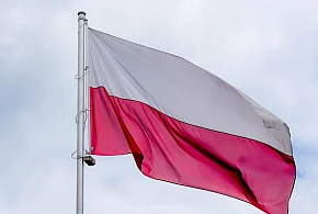 Godło i flaga mogą wyglądać inaczej. Ruszyły prace nad symbolami państwowymi-43217