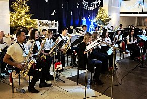 Orkiestrowy Koncert Świąteczny. Orkiestra Dęta z Kraszewic zauroczyła publiczność-43324
