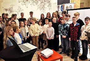 KRASZEWICE: Wystawa prac ceramicznych uczestników projektu ,,Patriotki z pasją’’