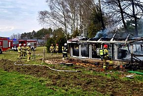 Pożar baraku w Bierzowie. Obiekt doszczętnie spłonął