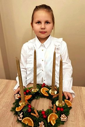 Przygotowali wieńce adwentowe-2443
