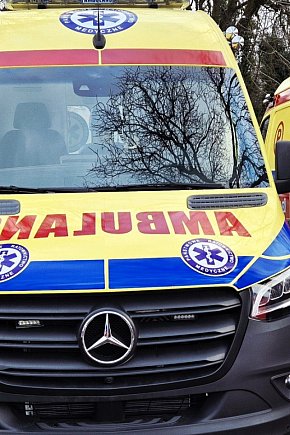 Nowa karetka i sprzęt dla Szpitala-2501