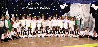 Dzieciaki z Przedszkola ,,Mali Odkrywcy’’ w Kraszewicach wystawiły jasełka-43131