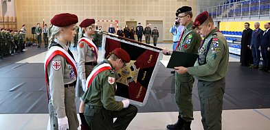 Nadanie sztandaru 1. Szczepowi ZHP Ziemi Mikstackiej