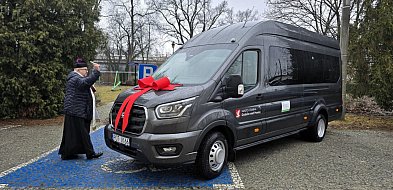W Grabowie mają nowy autobus do przewozu dzieci z niepełnosprawnościami