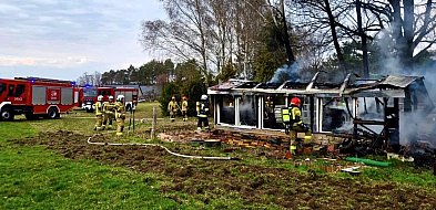 Pożar baraku w Bierzowie. Obiekt doszczętnie spłonął