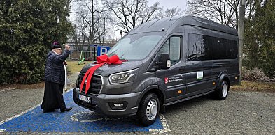 W Grabowie mają nowy autobus do przewozu dzieci z niepełnosprawnościami