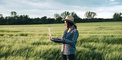 Pogodowa ruletka w rolnictwie: jak Warta odpowiada na rosnące ryzyka sezonu 2026?