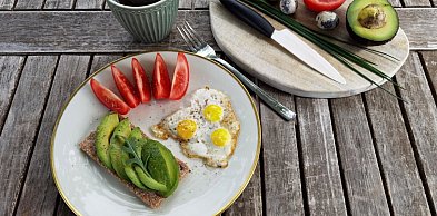 Co jeść przed treningiem rano? Pomysły na szybkie śniadania, które dają energię