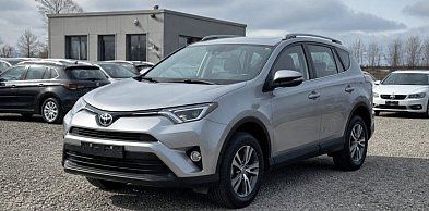 Toyota RAV4 na sprzedaż? Dowiedz się, dlaczego skup aut to najszybsza droga do got