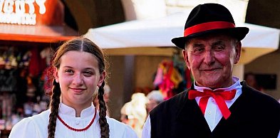 Sukces Leona Owczarka i Julii Kędzi na Festiwalu Kapel i Śpiewaków Ludowych