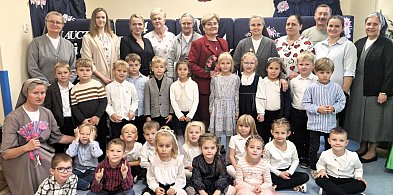 Dzień Nauczyciela w salezjańskim przedszkolu w Grabowie nad Prosną-42375
