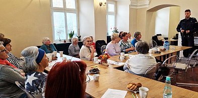 Z seniorami o bezpieczeństwie, oszustwach i nowoczesnych usługach urzędów-42384