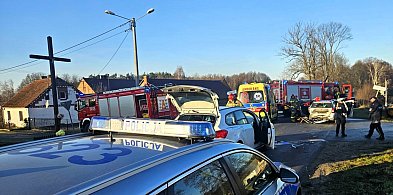 Zdarzenie drogowe w Siedlikowie – jedna osoba trafiła do szpitala-43182