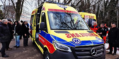 Nowy ambulans i sprzęt dla ostrzeszowskiego szpitala-43261
