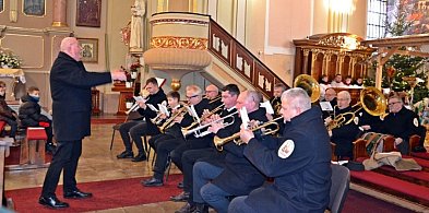 Koncert kolęd w wykonaniu Orkiestry Parafialnej w Mikstacie-43291
