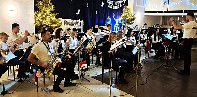Orkiestrowy Koncert Świąteczny. Orkiestra Dęta z Kraszewic zauroczyła publiczność-43324