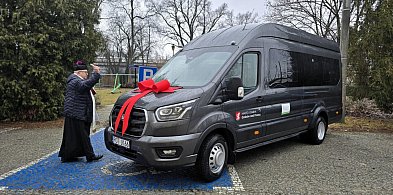 W Grabowie mają nowy autobus do przewozu dzieci z niepełnosprawnościami