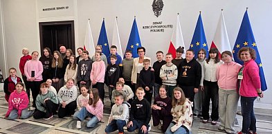 Na zaproszenie senator Ewy Mateckiej uczniowie z Mąkoszyc gościli w Senacie