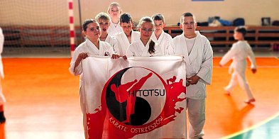 Medale najmłodszych karateków   UKS Hitotsu Ostrzeszów
