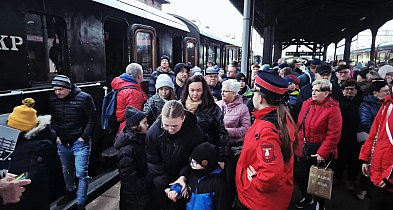 Historyczny pociąg wjechał na stację Ostrzeszów-43107