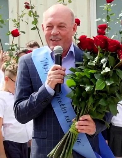 Dyrektor Szkoły Podstawowej Nr 2 Jerzy Kurzawa przeszedł na emeryturę
