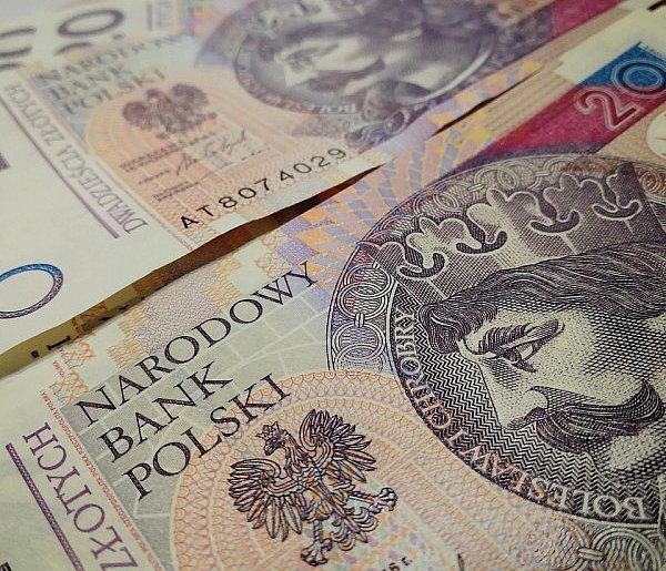 ZUS przeliczy świadczenia. Tyle więcej wpłynie na konta emerytów-42498