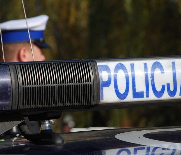 Wjechał do rowu, był pijany i agresywny wobec interweniujących policjantów-42617