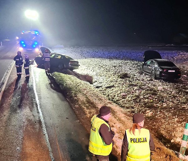 Zderzenie dwóch samochodów osobowych w Giżycach-42921