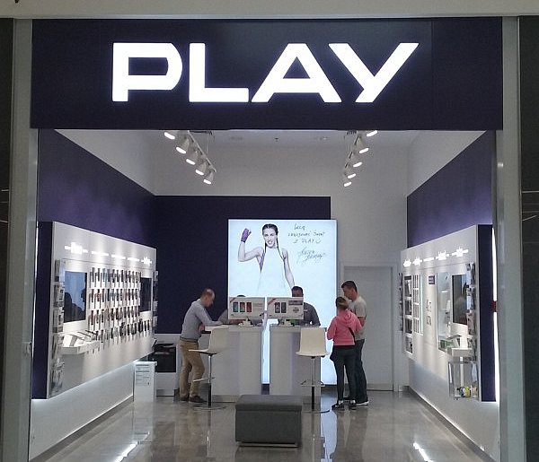 Potężna kara dla Play. Sieć ma zwrócić klientom pobrane środki-43072