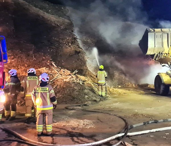 Pożar na terenie jednego z zakładów produkcyjnych w Czajkowie