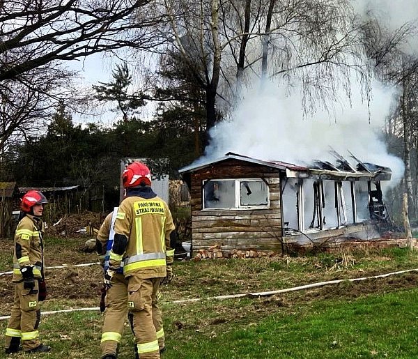 Pożar baraku w Bierzowie. Obiekt doszczętnie spłonął