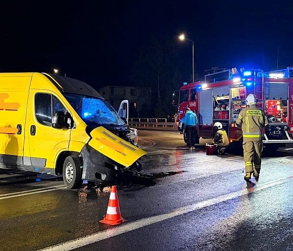 Zderzenie Peugeota z Mercedesem w Grabowie nad Prosną