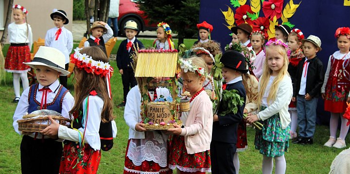 Dożynki w Publicznym Przedszkolu w Mikstacie-42191