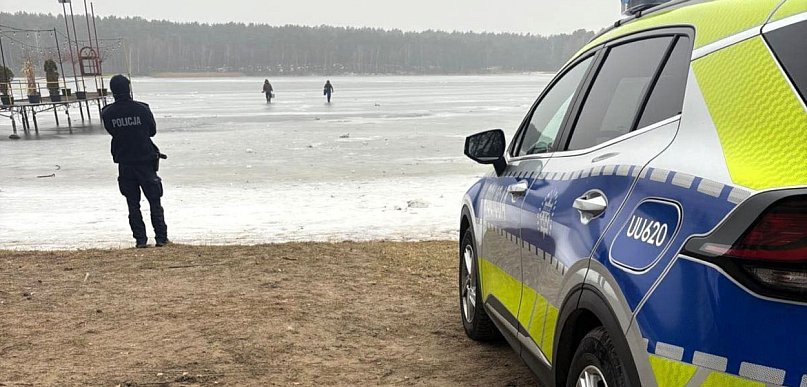 Wędkarze weszli na zamarznięty akwen. Interweniowała policja