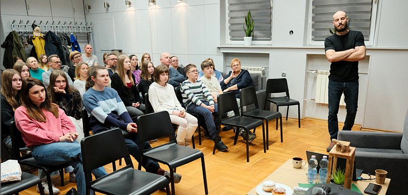 „Przekroczyć Granice”. Spotkanie z Bartoszem Maleczko