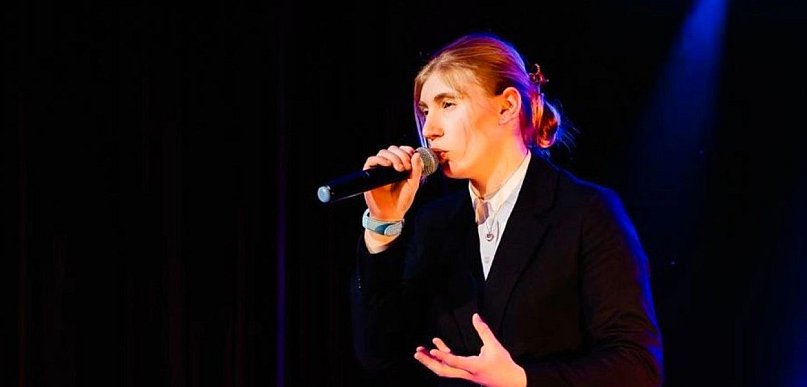 Maya Gabryś ze szkoły w Kobylej Górze z Grand Prix „Żywiołów Słowa”