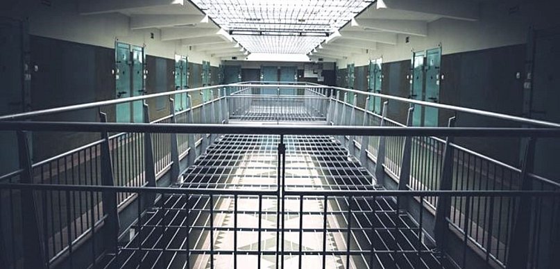 Zatrzymany za kradzież w Kobylej Górze i… poszukiwany do odbycia kary