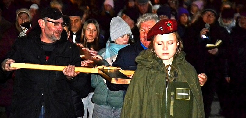 XVII Droga Krzyżowa ulicami Mikstatu
