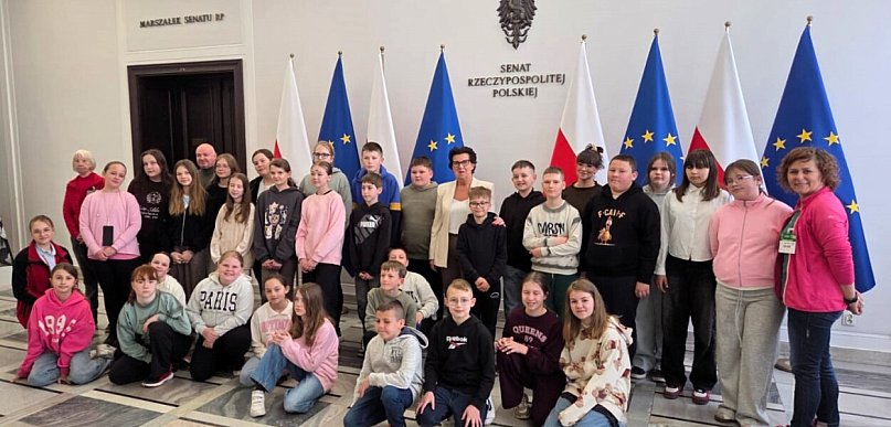 Na zaproszenie senator Ewy Mateckiej uczniowie z Mąkoszyc gościli w Senacie
