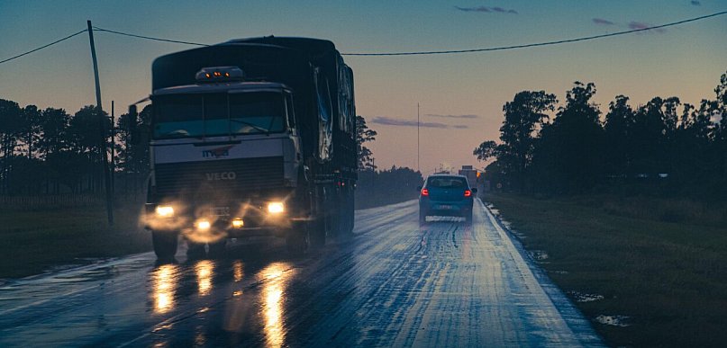 Wsparcie prawne dla firm z sektora transport spedycja logistyka