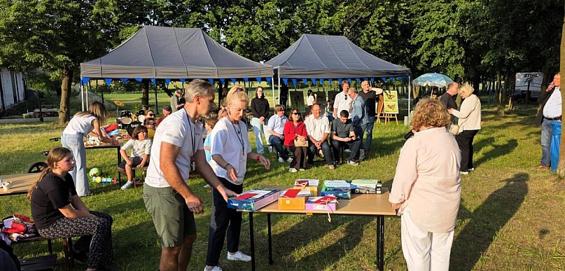 Festyn z udziałem lokalnych twórców - amatorów w Rojowie